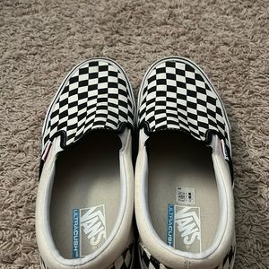 men’s black and white checkered vans lightly worn size 11 ultra Cush pro